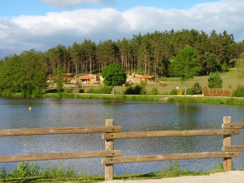 Les Chalets Du Haut-Forez Usson-en-Forez Exterior photo