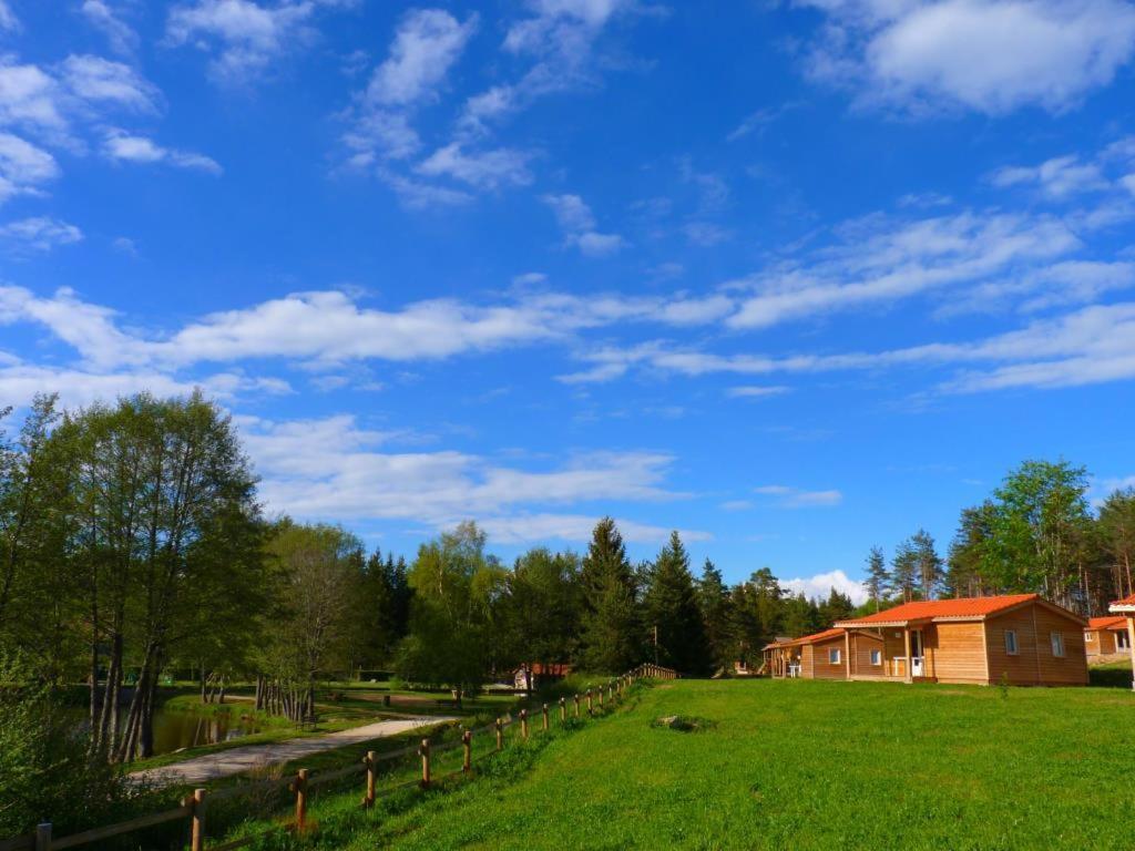 Les Chalets Du Haut-Forez Usson-en-Forez Exterior photo