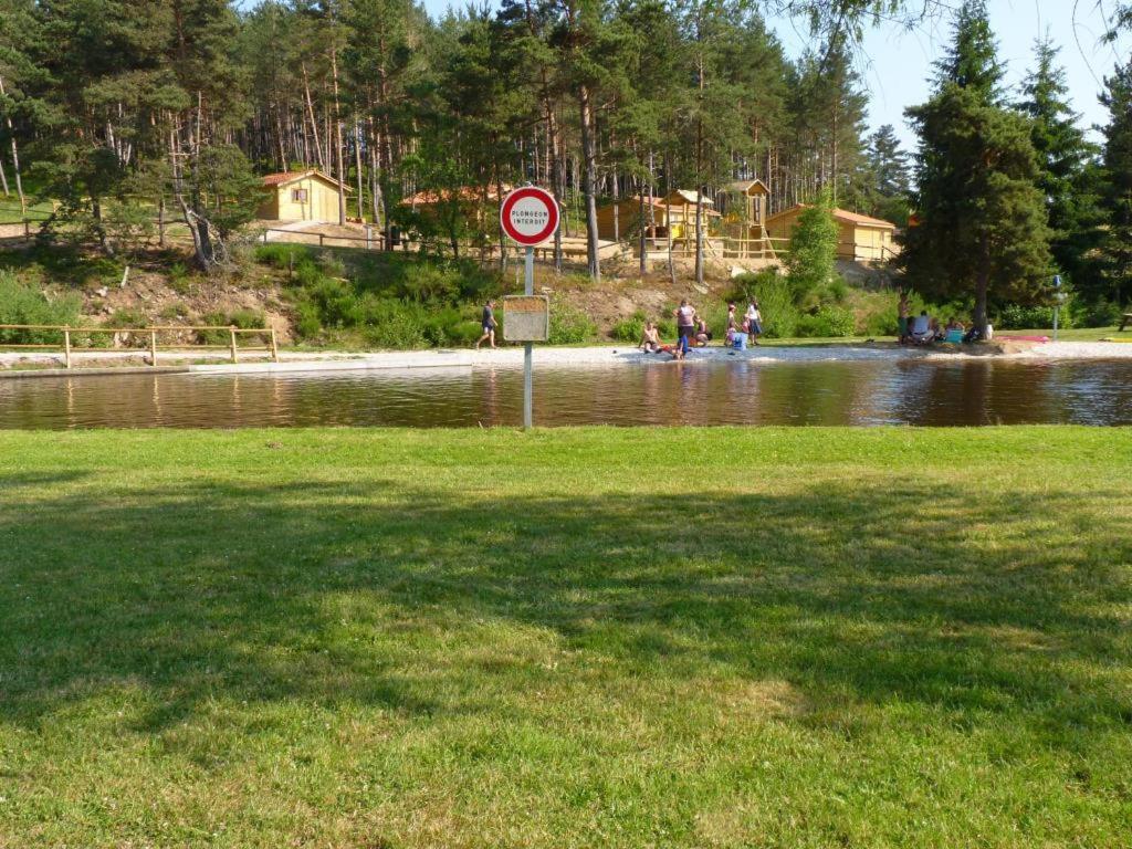 Les Chalets Du Haut-Forez Usson-en-Forez Exterior photo